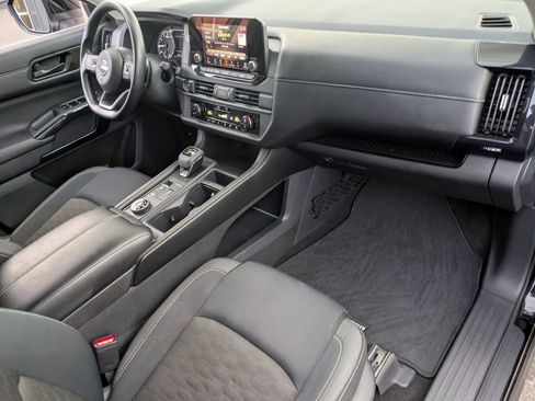 Used 2024 Nissan Pathfinder S w/ Cargo Package image 25