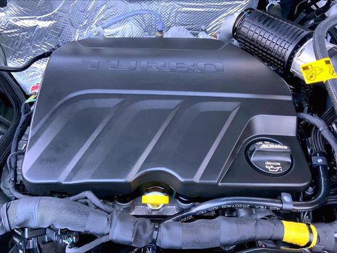 Used 2025 Chevrolet Trax ACTIV w/ Sunroof Package image 31