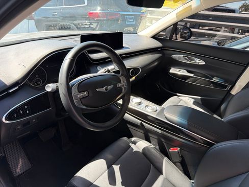 Used 2022 Genesis GV70 2.5T AWD/4WD image 2