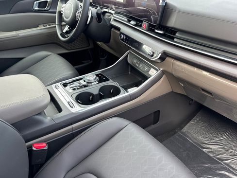 New 2026 Kia Carnival SX image 17