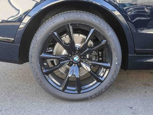 Used 2026 BMW X7 xDrive40i w/ M Sport Package AWD/4WD image 8