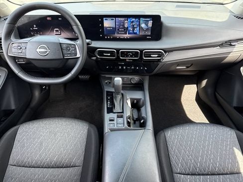Used 2026 Nissan Sentra SV w/ SV Convenience Package FWD image 2