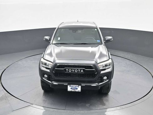 Used 2018 Toyota Tacoma TRD Off-Road image 27