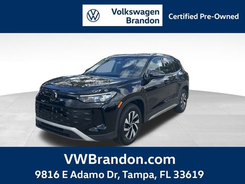 Certified 2025 Volkswagen Tiguan S image 1