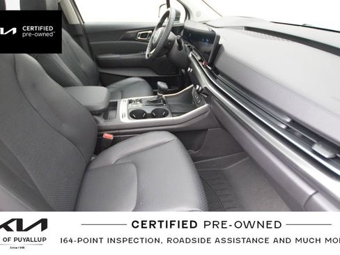 Used 2025 Kia Carnival SX Prestige image 17