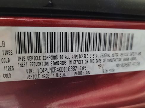 Used 2019 Jeep Cherokee Latitude w/ Cold Weather Group AWD/4WD image 33