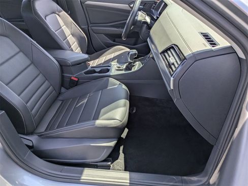 Used 2024 Volkswagen Jetta SE image 28