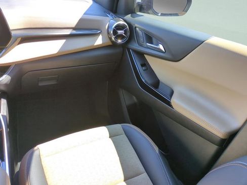 Used 2025 Chevrolet Equinox ACTIV image 16