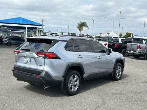 Used 2025 Toyota RAV4 XLE FWD image 3