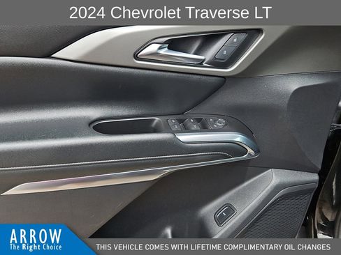 Used 2024 Chevrolet Traverse LT AWD/4WD image 21
