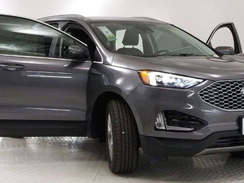 Certified 2024 Ford Edge SEL w/ Convenience Package AWD/4WD image 9