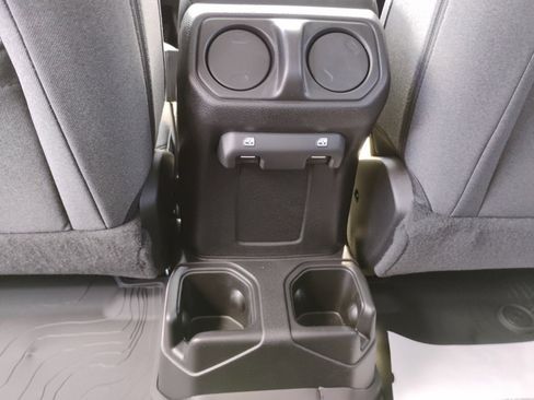 New 2025 Jeep Gladiator Sport image 15