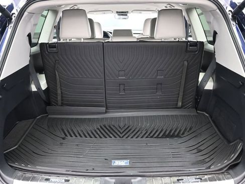 Certified 2024 Toyota Grand Highlander XLE image 32