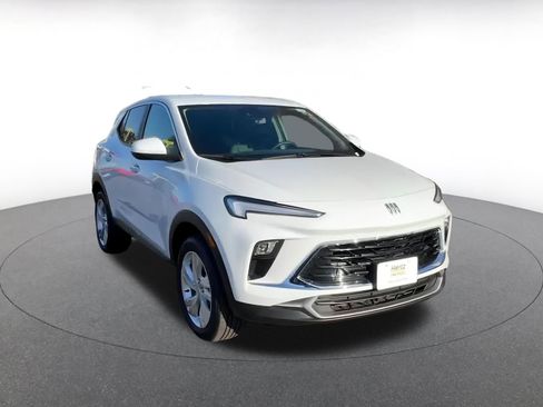 Used 2025 Buick Encore GX Preferred image 3