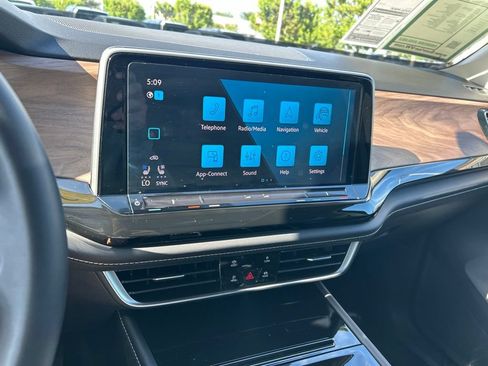 Certified 2026 Volkswagen Atlas SE w/ Panoramic Sunroof Package FWD image 32