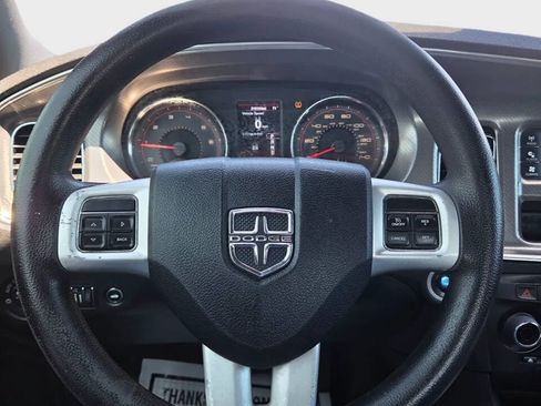Used 2013 Dodge Charger SE RWD image 8