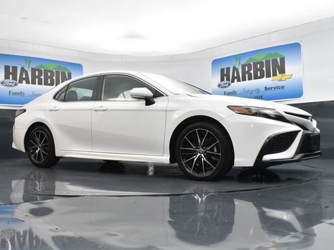 Used 2022 Toyota Camry SE FWD image 23