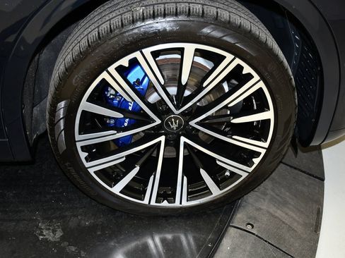 Used 2023 Maserati Grecale Modena AWD/4WD image 19
