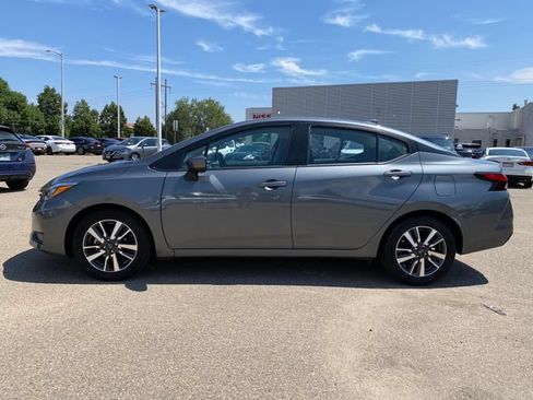 Used 2025 Nissan Versa SV w/ Trunk Package FWD image 2