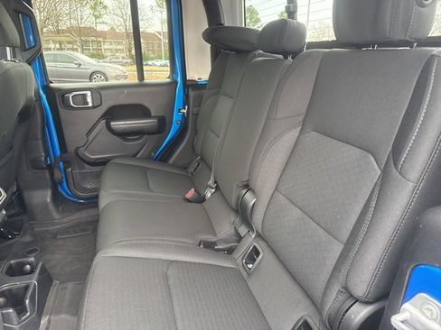 Used 2022 Jeep Gladiator Sport image 23