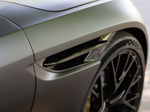 Used 2025 Aston Martin DB12 Convertible RWD image 41