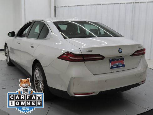 Used 2025 BMW 530i xDrive image 5