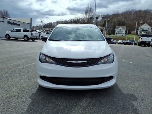 New 2026 Chrysler Voyager LX image 2