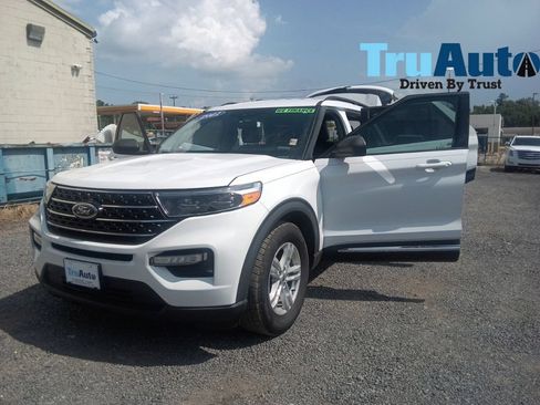 Used 2021 Ford Explorer XLT w/ Equipment Group 202A RWD image 11
