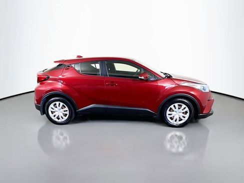 Used 2019 Toyota C-HR LE FWD image 5