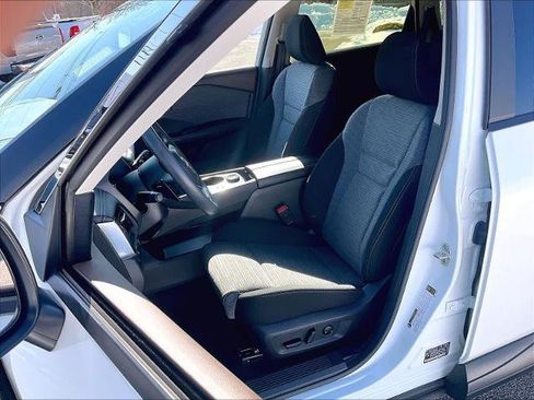 Used 2023 Nissan Rogue SV image 10