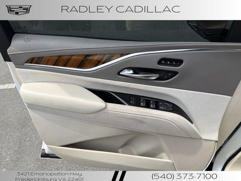 Used 2021 Cadillac Escalade Sport Platinum AWD/4WD image 4
