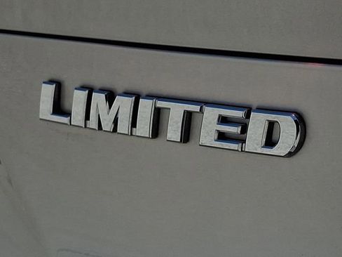 Used 2024 Toyota Venza Limited AWD/4WD image 31