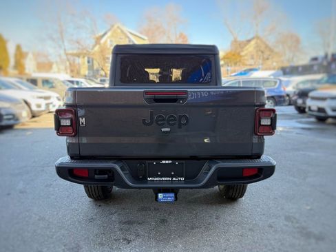 New 2026 Jeep Gladiator Sport AWD/4WD image 11