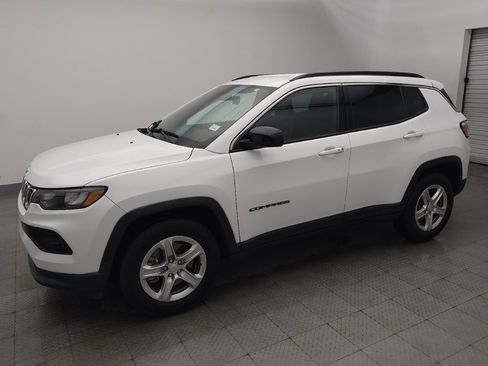 Used 2023 Jeep Compass Latitude AWD/4WD image 2