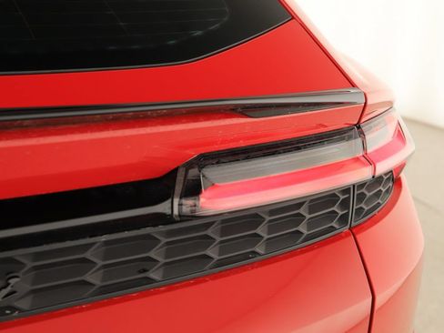 Used 2025 Lamborghini Urus SE AWD/4WD image 36