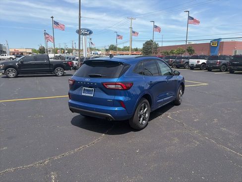 Used 2023 Ford Escape ST-Line Select w/ Tech Pack #1 AWD/4WD image 5