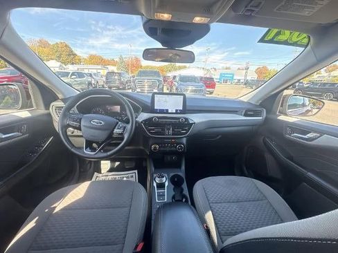 Used 2021 Ford Escape SE w/ Cold Weather Package image 21