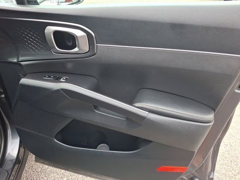 Used 2023 Kia Sorento S w/ Panoramic Sunroof Package FWD image 16