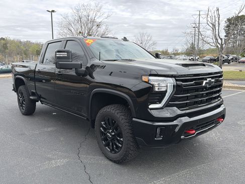 Used 2025 Chevrolet Silverado 2500 LT w/ Trail Boss Package image 3