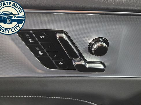 Used 2024 Cadillac Lyriq Tech AWD/4WD image 23