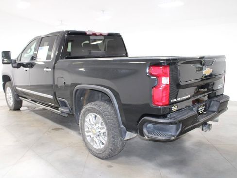 Used 2024 Chevrolet Silverado 2500 High Country w/ High Country Premium Package AWD/4WD image 7