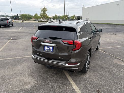 Used 2020 GMC Terrain Denali w/ Denali Premium Package AWD/4WD image 6