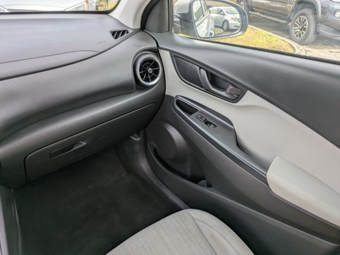 Used 2023 Hyundai Kona SEL w/ Cargo Package image 18