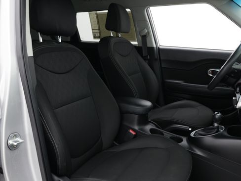 Used 2019 Kia Soul FWD image 38
