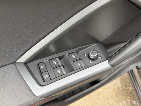 Certified 2025 Audi Q3 2.0T Premium Plus w/ Premium Plus Package image 21