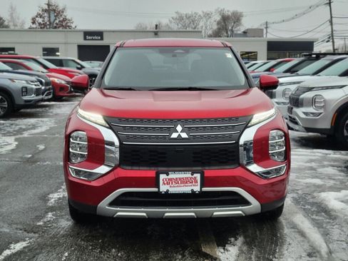 Used 2023 Mitsubishi Outlander SE image 8