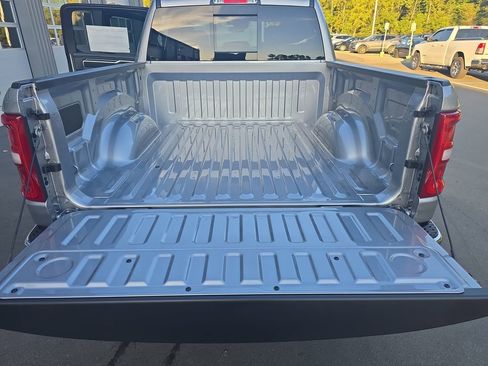 New 2026 RAM 1500 Big Horn AWD/4WD image 13