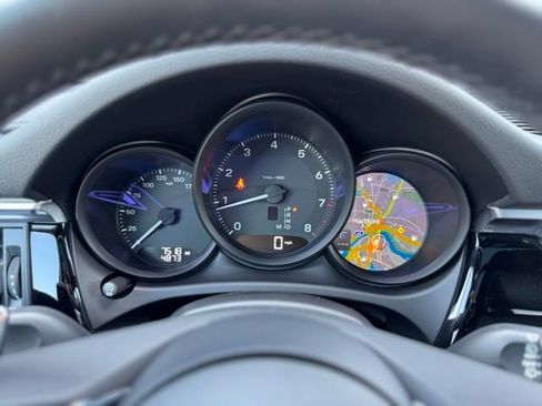 Certified 2026 Porsche Macan AWD/4WD image 23