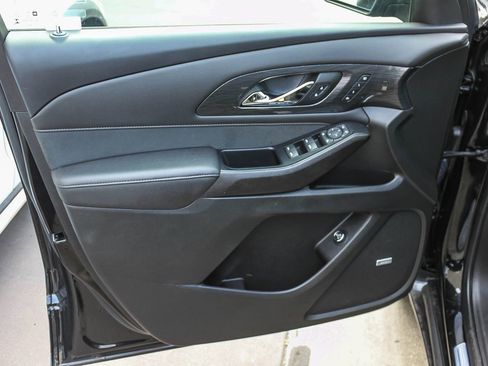 Used 2023 Chevrolet Traverse High Country image 22