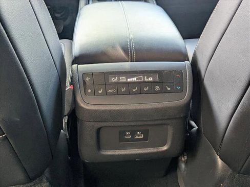 Certified 2022 Nissan Pathfinder SL w/ SL Premium Package FWD image 18